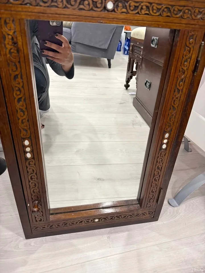 ✨ Hand-Carved Medicine Cabinet w/ Mirror – Mother-of-Pearl Inlay