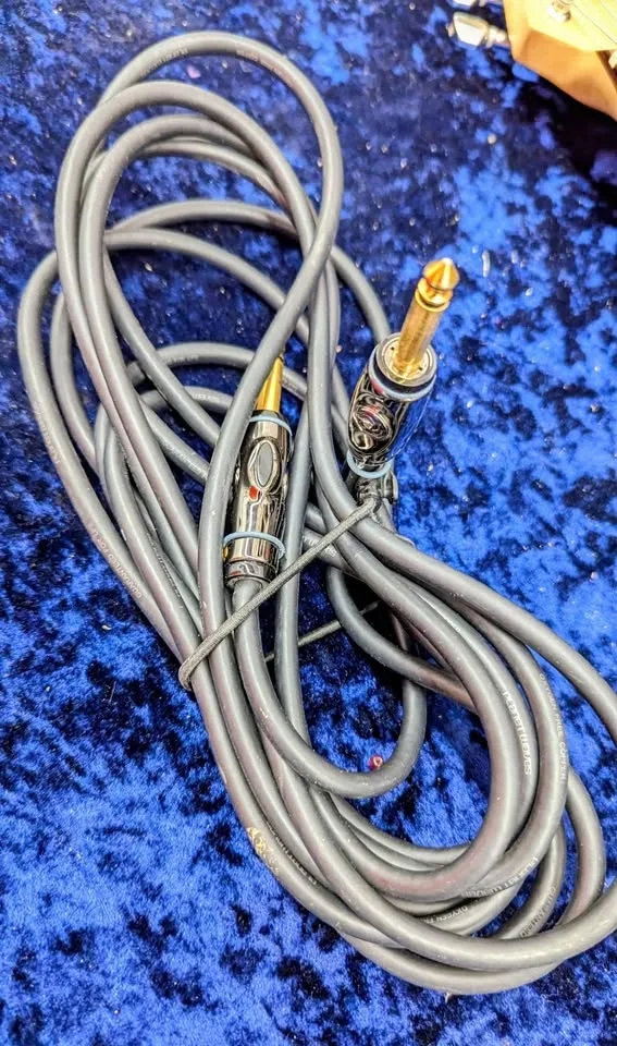 Ashbury Electric Guitar, practice amp & gig bag image indicator(3)