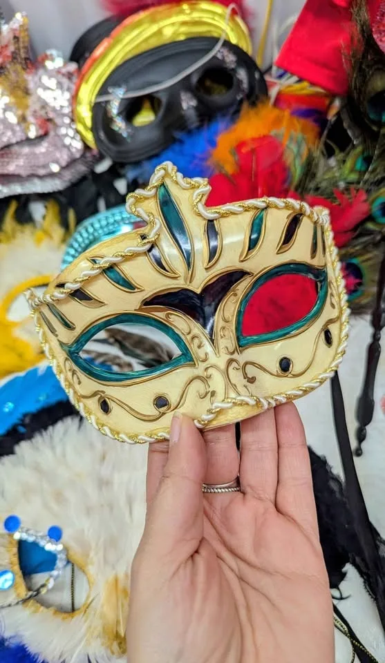 Masquerade Peacock Feather Masks image indicator(3)