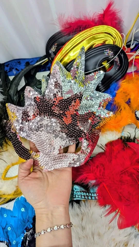 Masquerade Peacock Feather Masks image indicator(5)