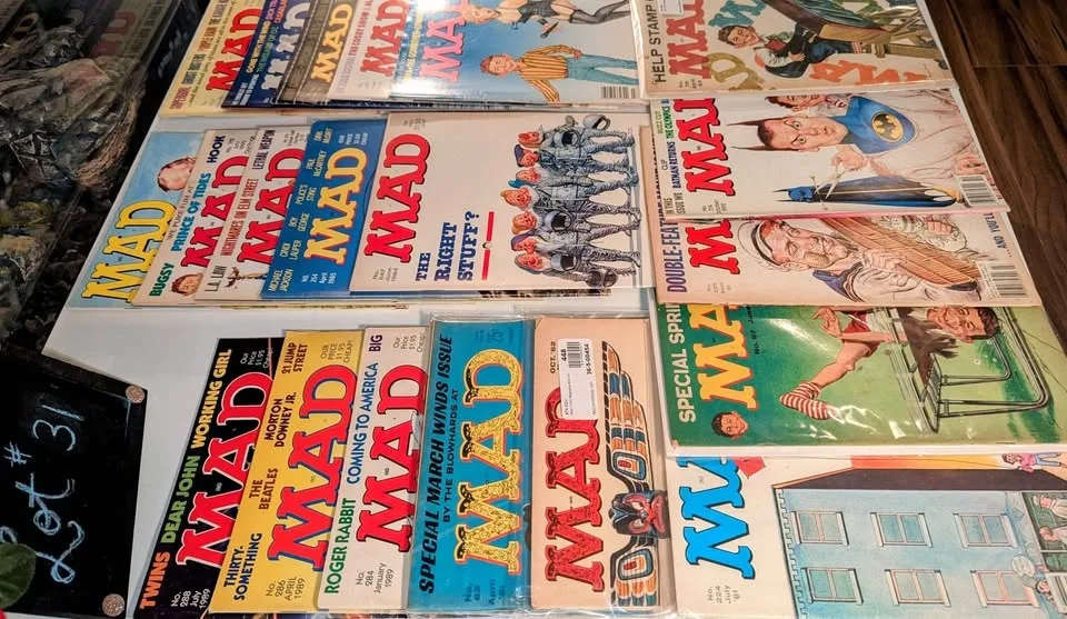 Vintage MAD Magazines ('62-'91) image indicator(2)