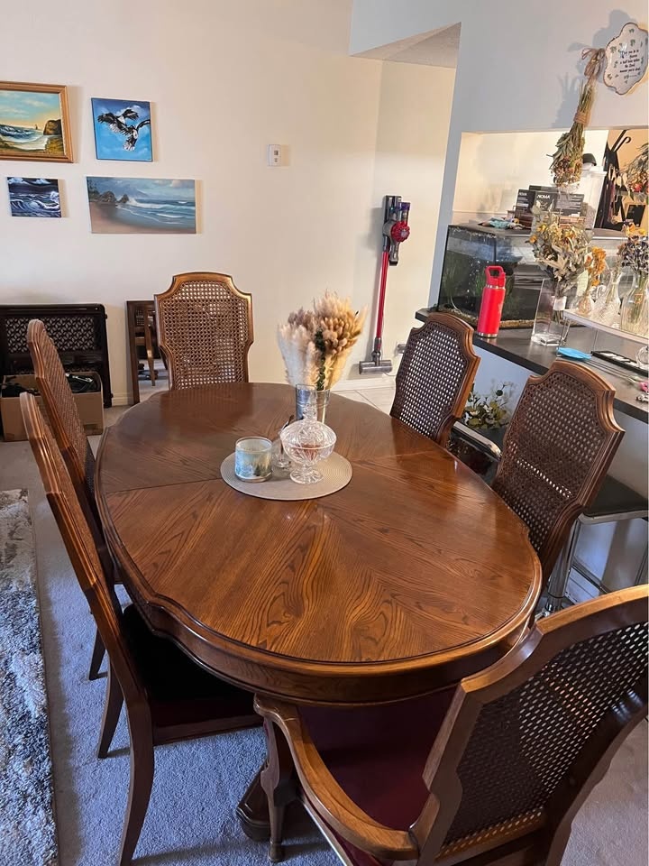 Oak dining table with chairs #CleanOut - photo 2