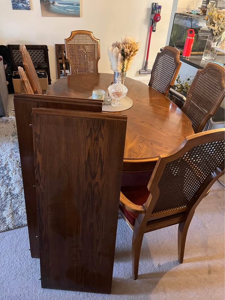 Oak dining table with chairs #CleanOut - photo 4
