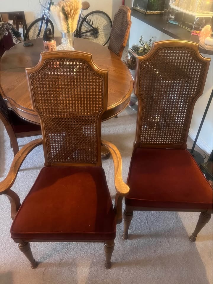 Oak dining table with chairs #CleanOut - photo 5