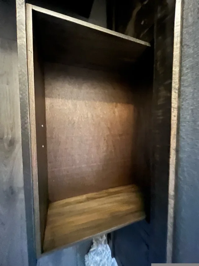 Mennonite King Bedroom Suite image indicator(6)