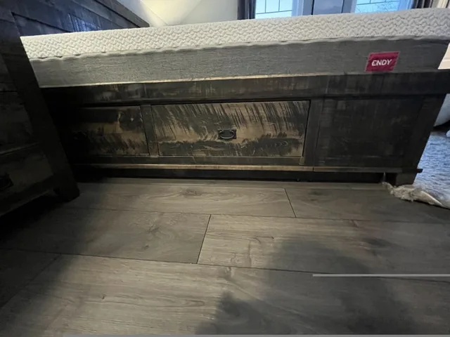 Mennonite King Bedroom Suite image indicator(7)