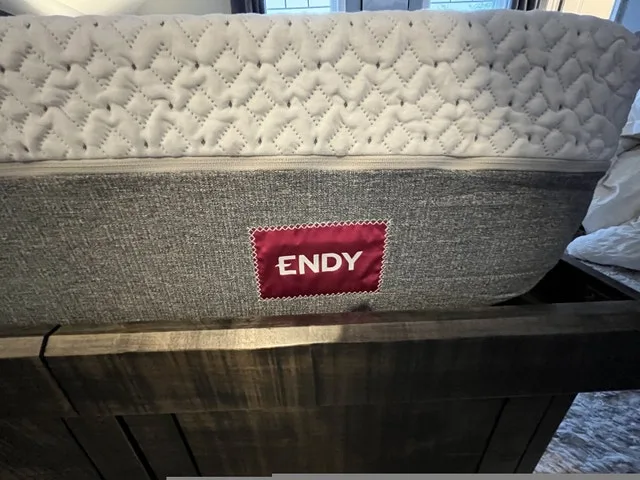 Mennonite King Bedroom Suite image indicator(9)