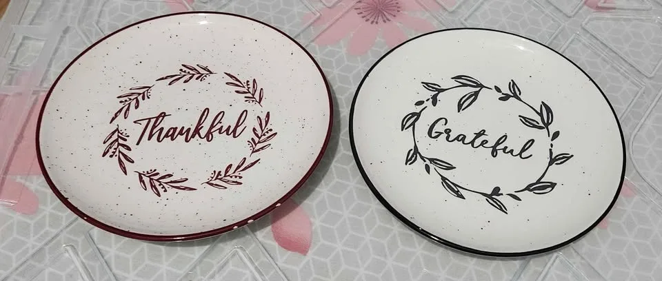 Dinner Plates and decorative plates for free image indicator(2)