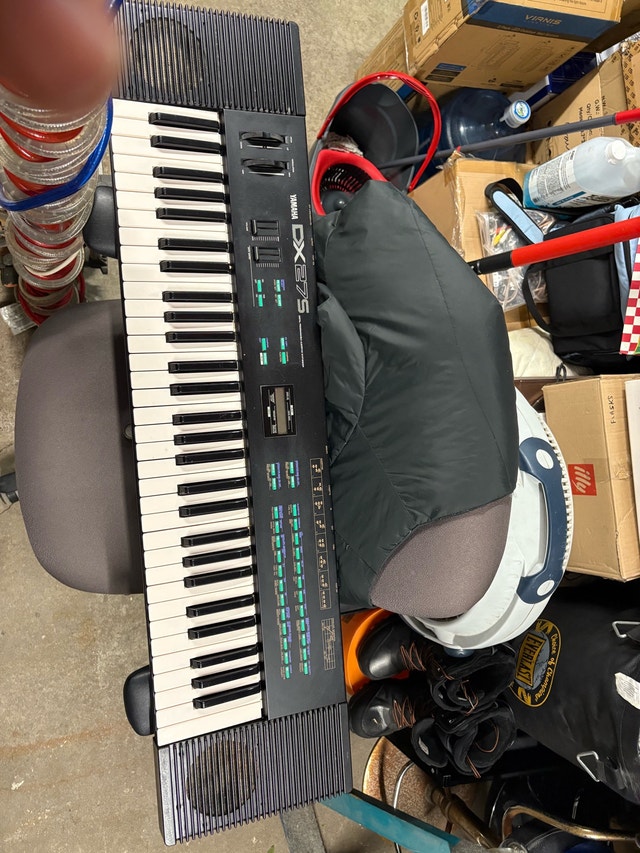 Yamaha DX27S