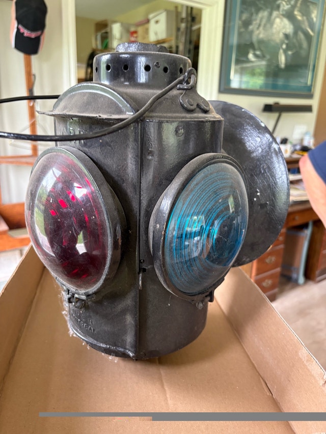 CPR Railway Lantern - photo 3