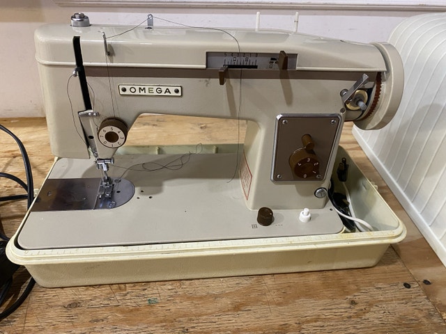 Omega, industrial strength, heavy duty, sewing machine 350 - photo 2