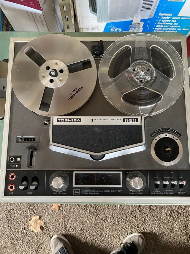 Toshiba pt-862d real to real