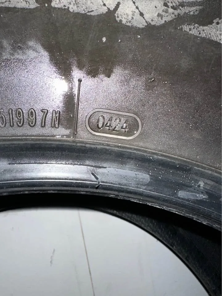 LT 265 - 70 - 18 Bridgestone Alienza set of 4 Used image indicator(6)