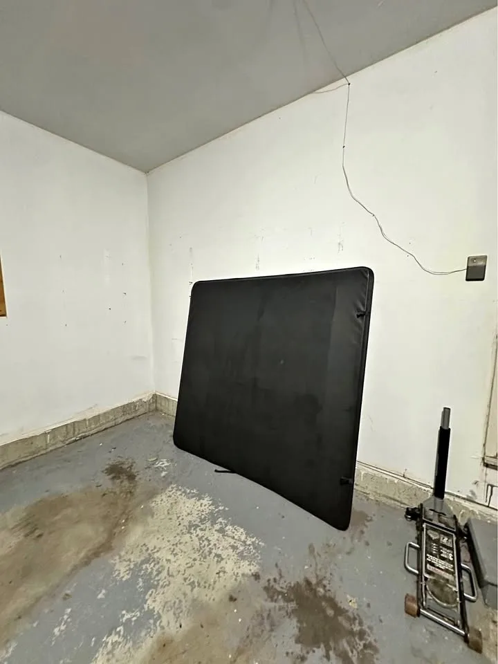 Toyota Tacoma OEM soft tonneau cover (short bed only)