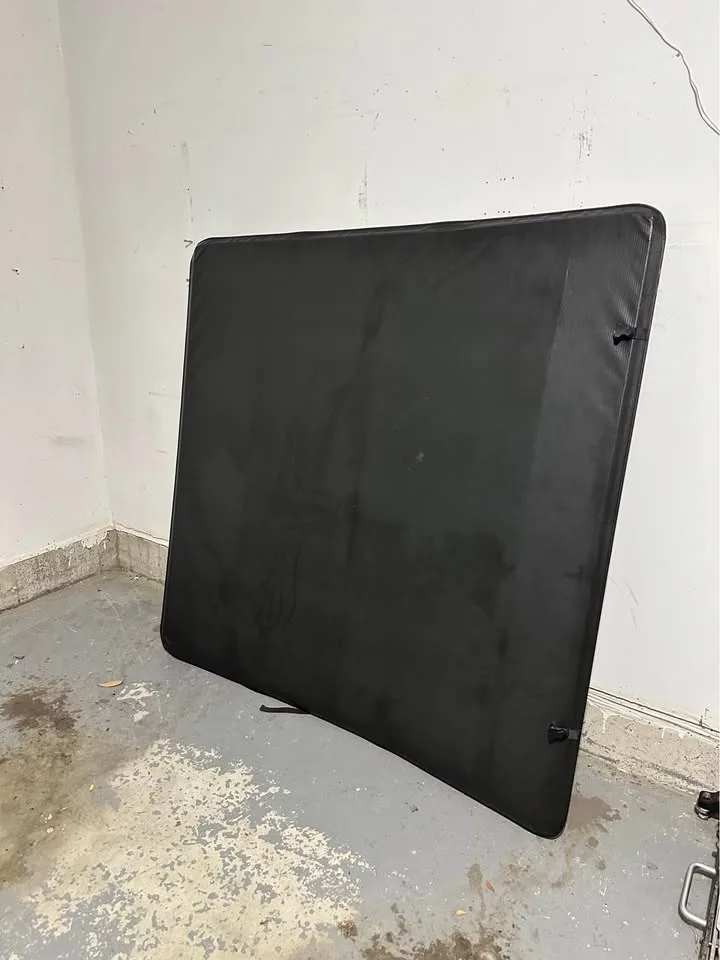 Toyota Tacoma OEM soft tonneau cover (short bed only) image indicator(2)