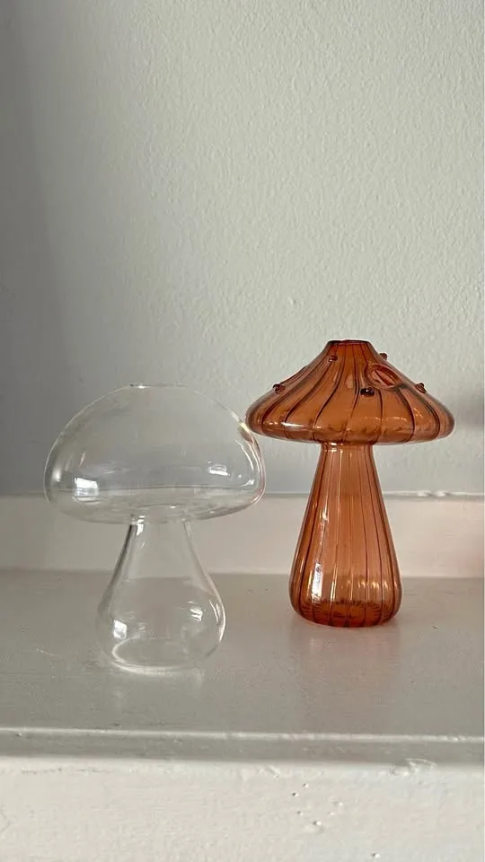 Mushroom plant holder