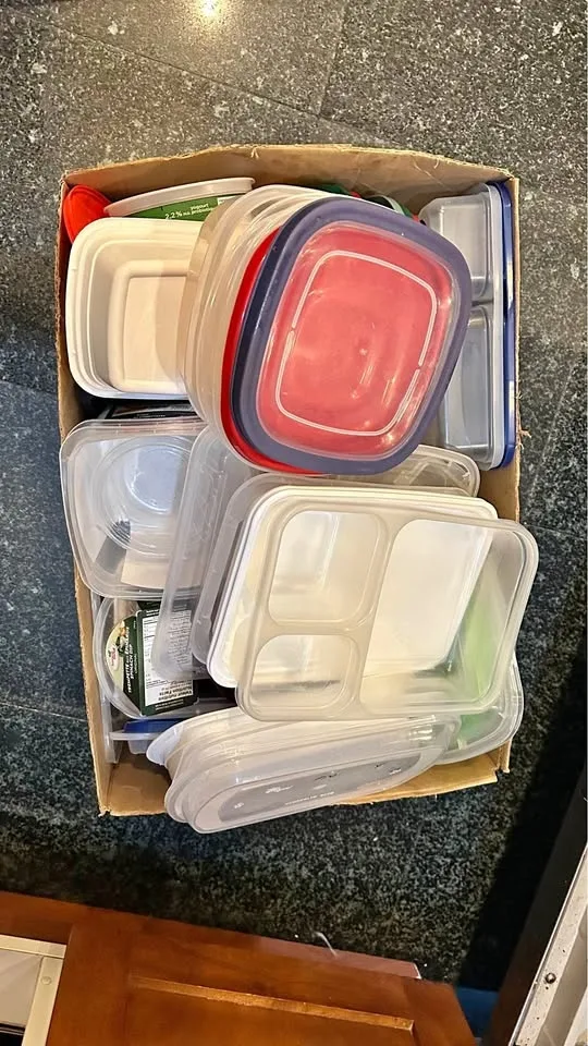 Plastic container