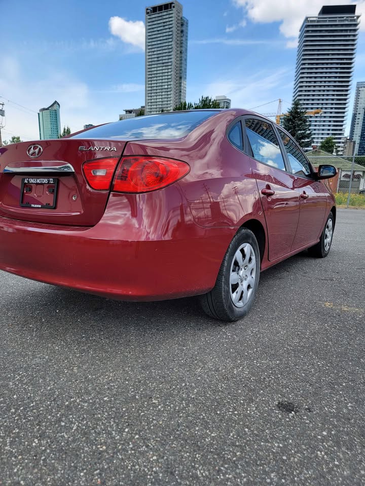 2010 Hyundai Elantra - photo 4