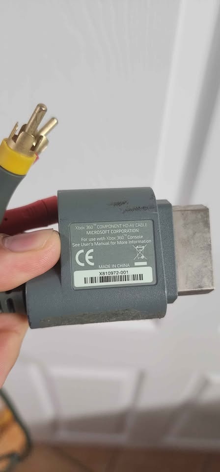 Microsoft Xbox 360 AV cables - photo 2