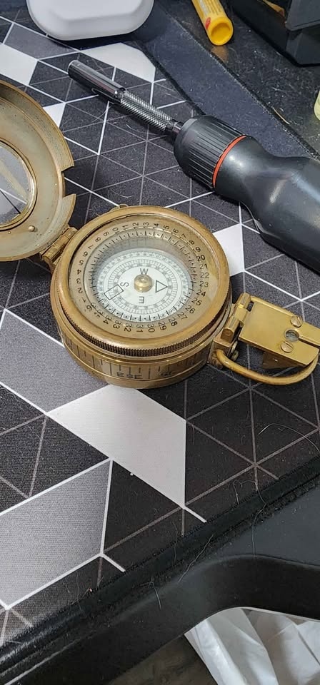 Compass TG Co Ltd London MKIII 1941 - photo 3
