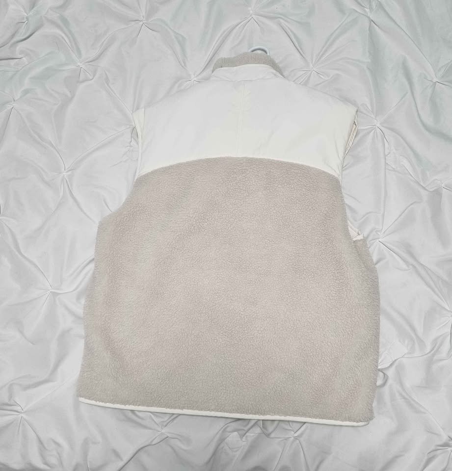 Lightly Worn Adidas Off White City Escape Reversible Fleece Vest - photo 2