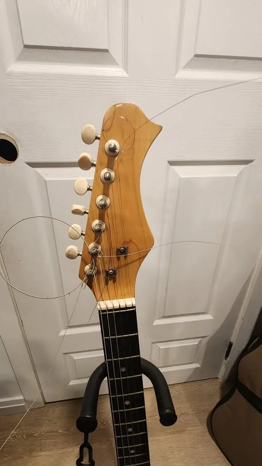 $200 Harmony H-802 Electric Guitar image indicator(5)