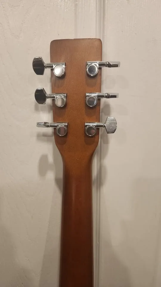 $300 Art & Lutherie Acoustic Guitar – Burgundy image indicator(8)