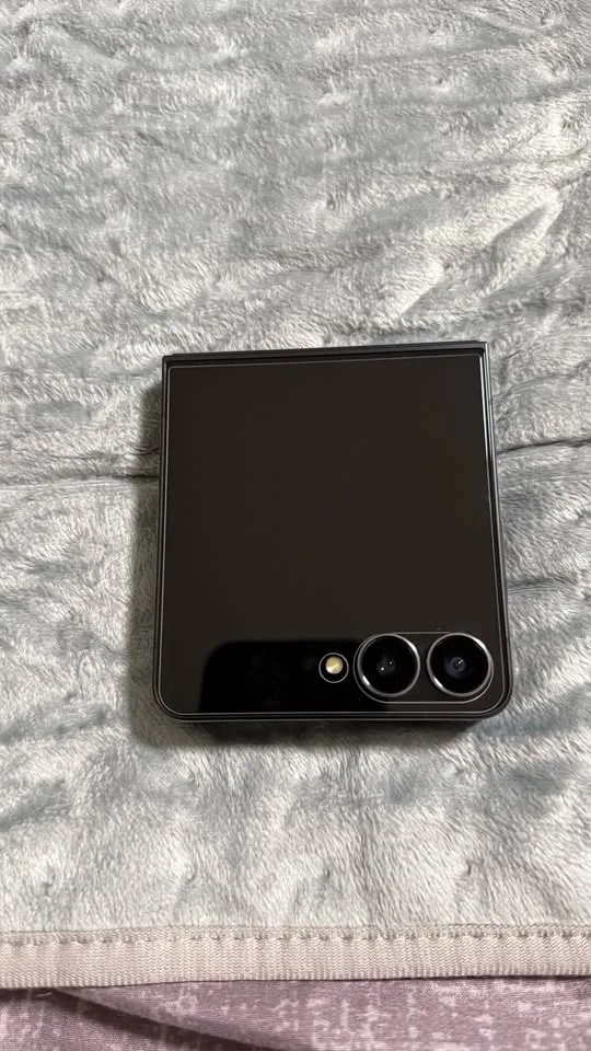 Flip 7 – 256GB (Black) – Unlocked – Excellent Condition image indicator(4)