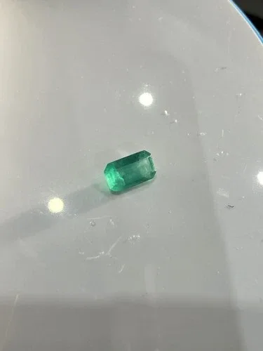 Rectangular Gemstones Emerald image indicator(4)