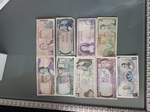 Old Colombia Collection Lot 9 Bills image indicator(3)