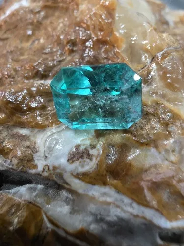 7.46 Loose Natural Colombian Emerald image indicator(3)