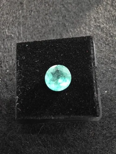 natural colombian emerald Cut Around image indicator(2)