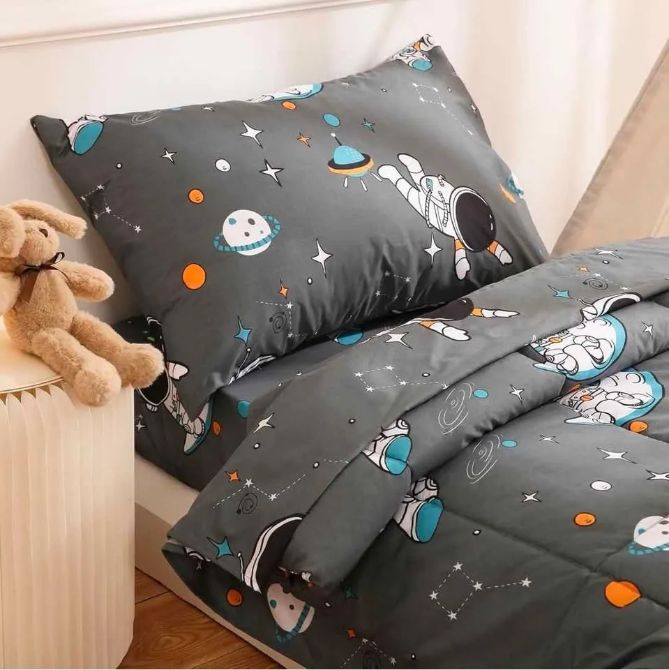 Brand New - 3 Piece Grey Astronaut Toddler Sheet Set image indicator(6)