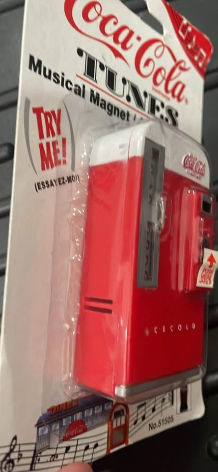 Coca-Cola - Coke Mini Musical Magnet - photo 3