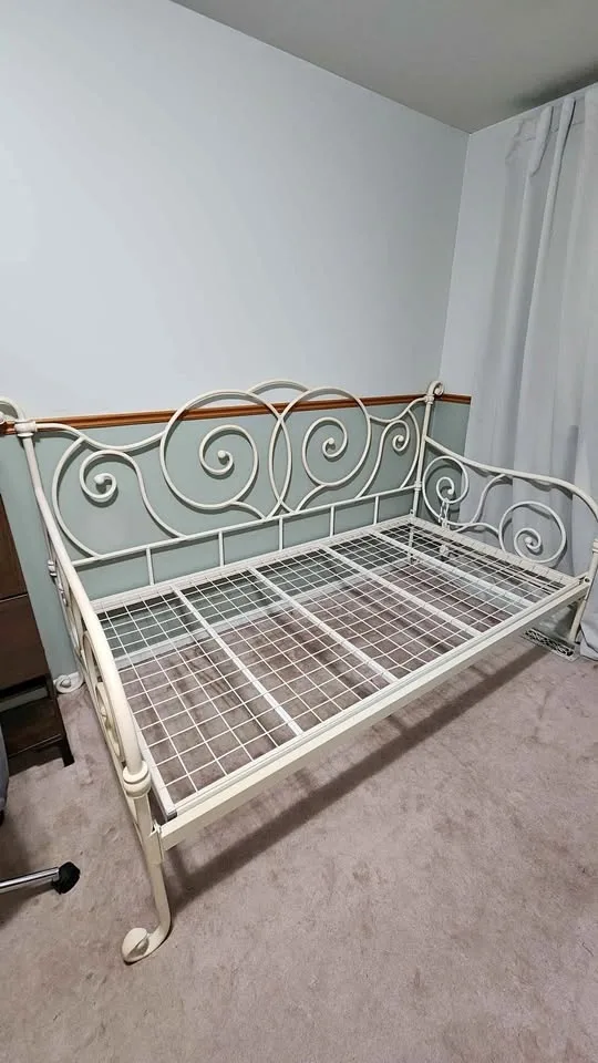 daybed bedframe from Bombay Co.