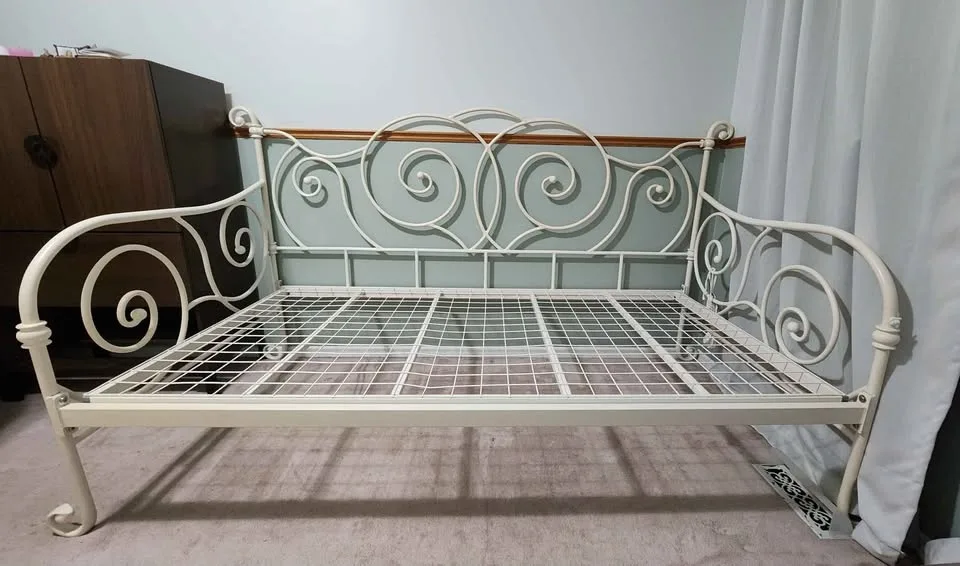 daybed bedframe from Bombay Co. image indicator(2)