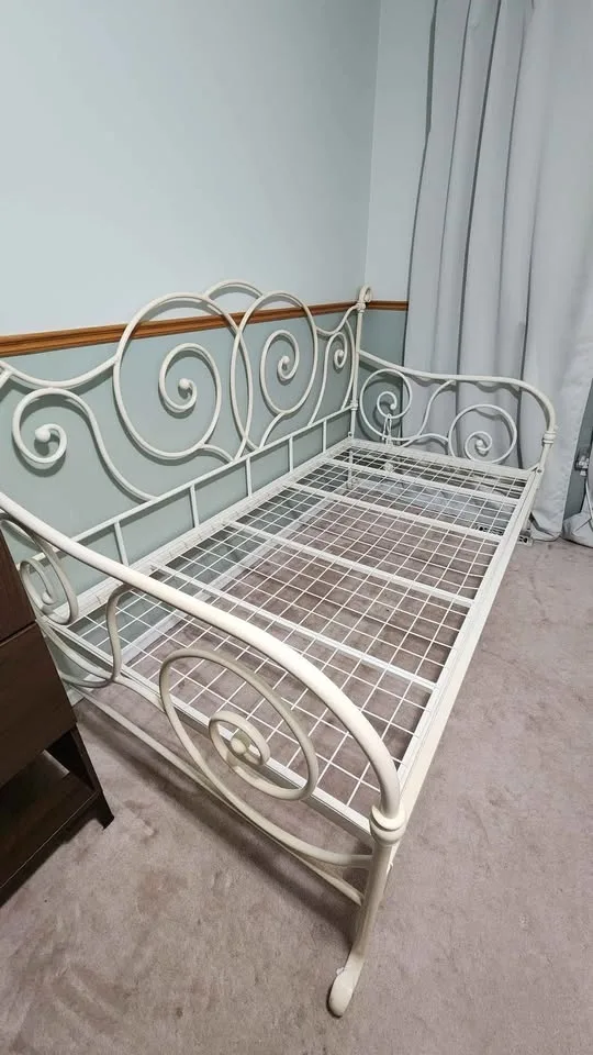 daybed bedframe from Bombay Co. image indicator(3)