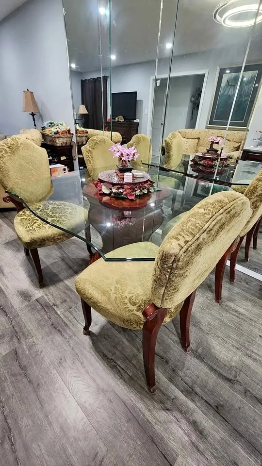 Dining Table and 4 Chairs from Bombay Company