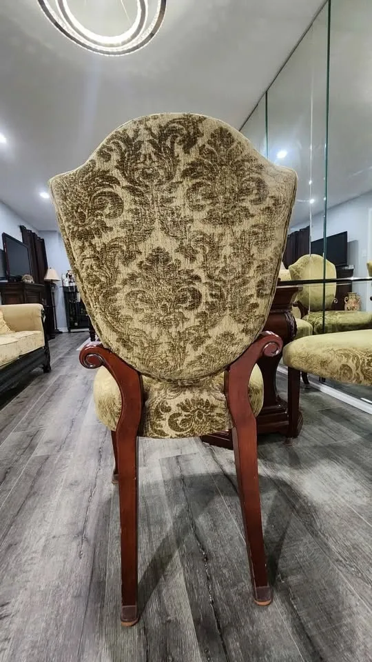 Dining Table and 4 Chairs from Bombay Company image indicator(5)