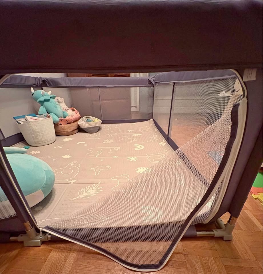 Playpen large 71 x 59 inches