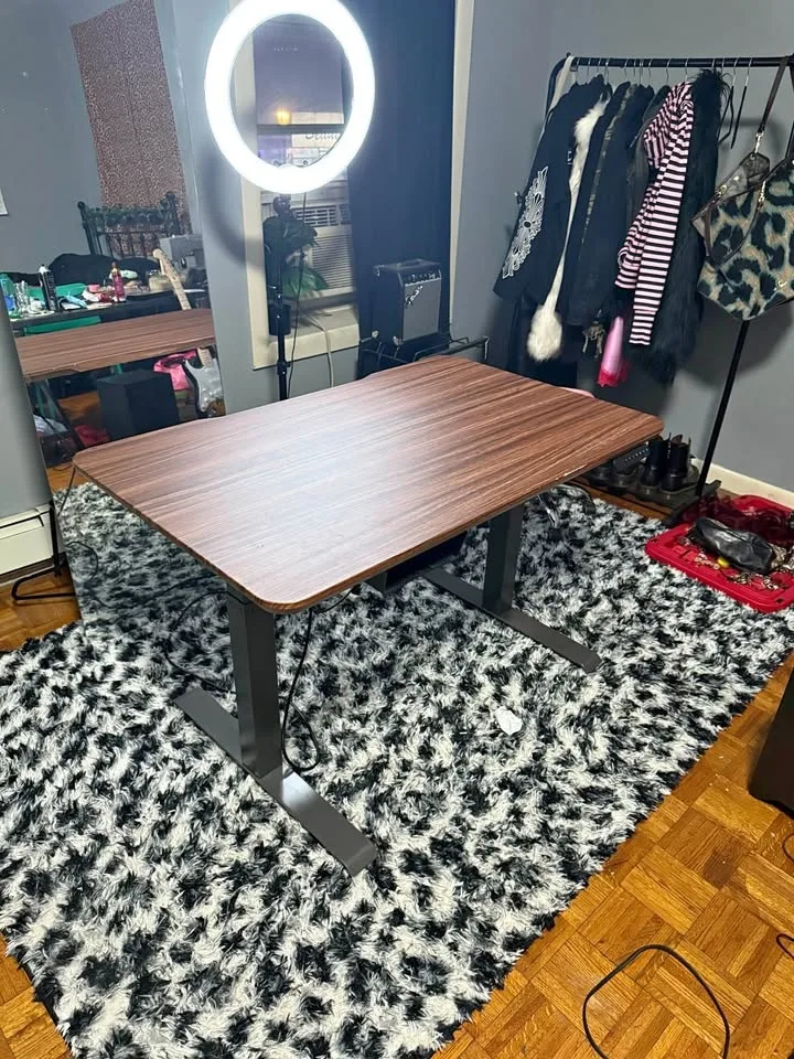 Varidesk 48x30 Electric Standing Desk (Dark Wood)