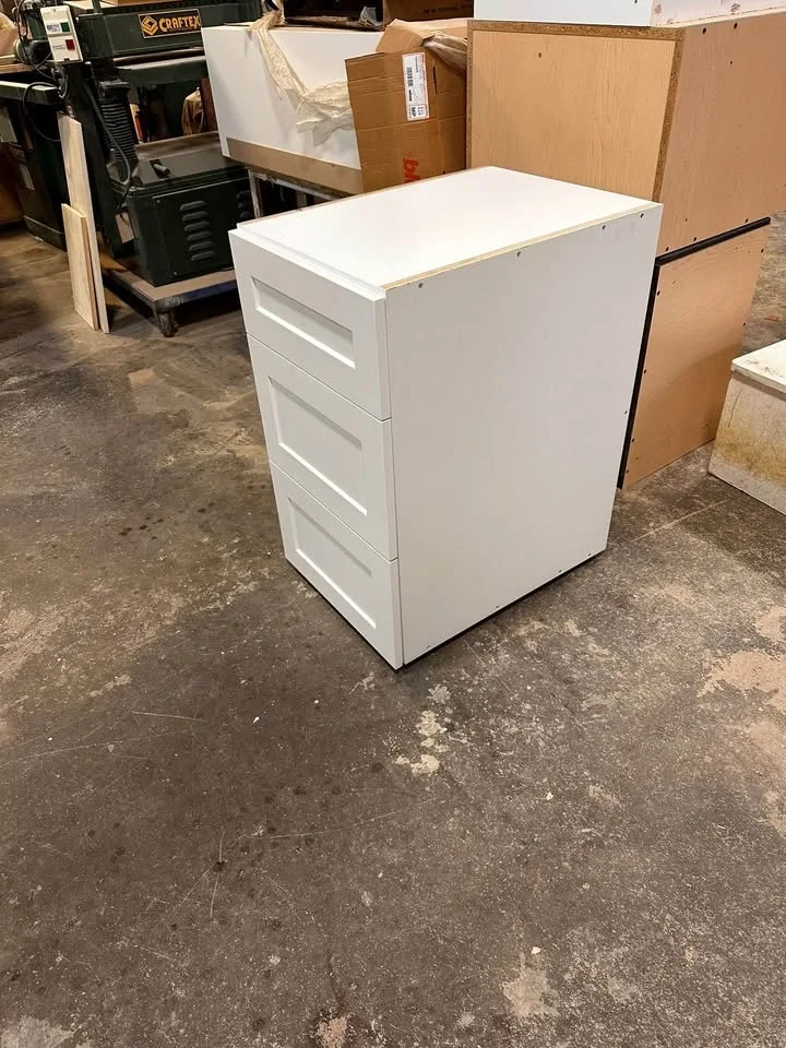 Custom White Shaker Drawer Cabinet image indicator(3)