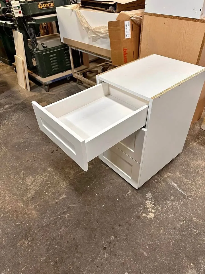 Custom White Shaker Drawer Cabinet – High Quality & Stylish