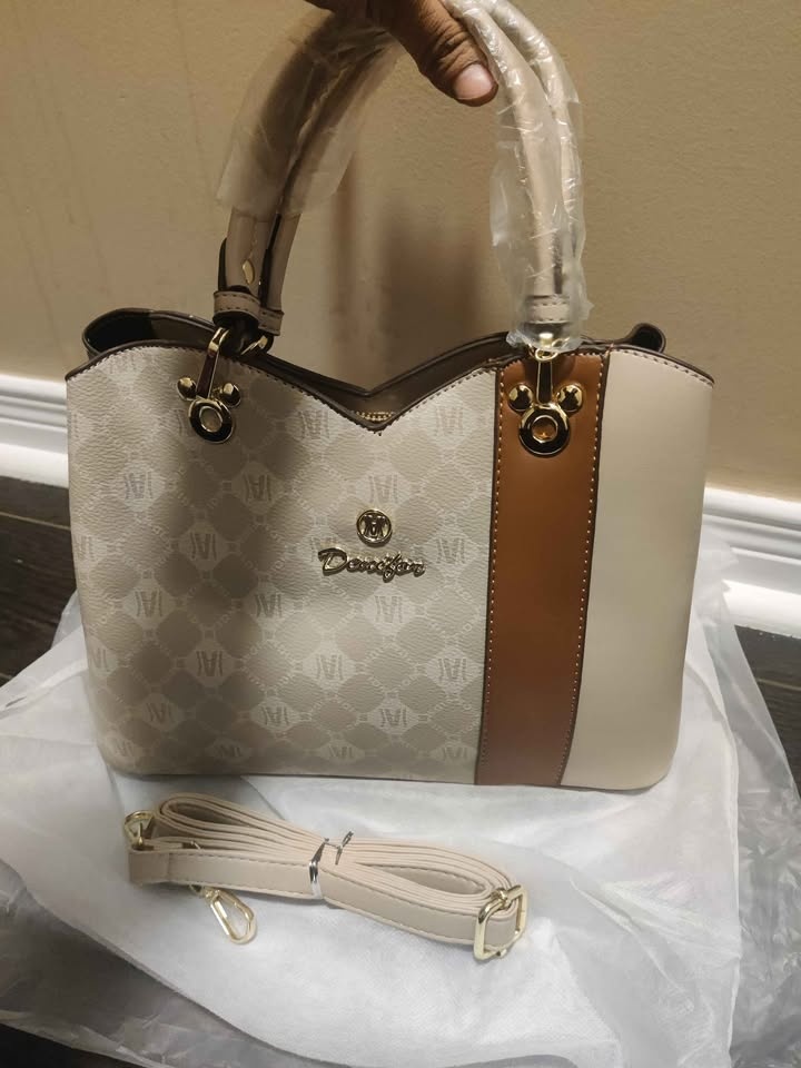 Brand new beige color beautiful and elegant women hand bag - photo 2