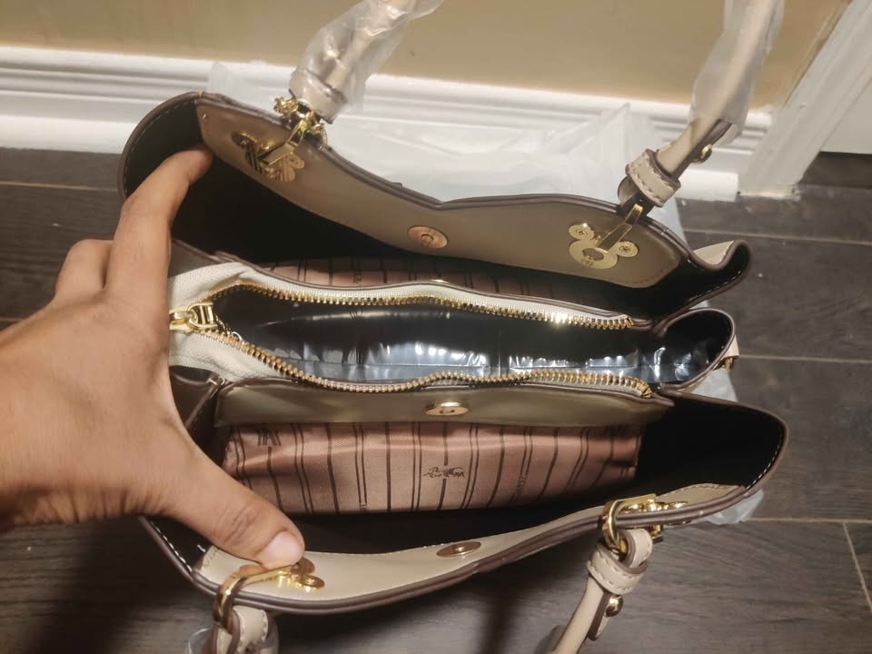 Brand new beige color beautiful and elegant women hand bag - photo 5