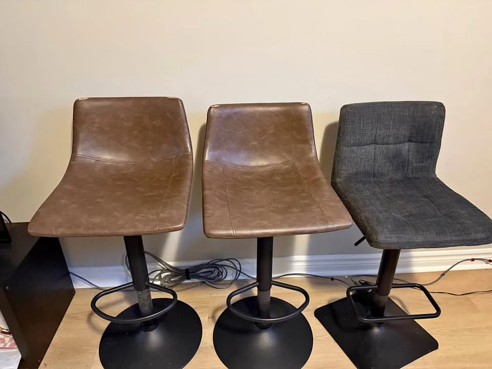 3 Tabourets de bar à vendre