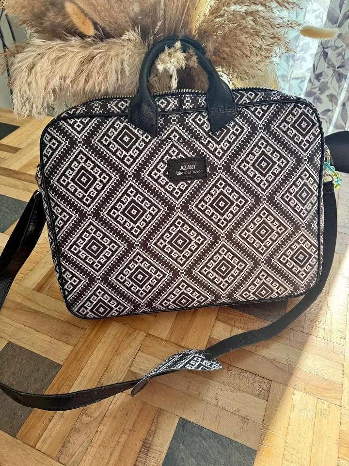 Sac fait à main artisanal unique de marque AZART