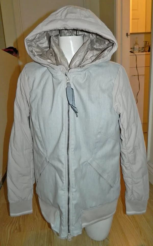 #cleanout LULULEMON CHILLY BOMBER JACKET...SIZE 8...EUC