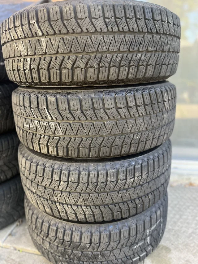 Kia Seltos OEM Bridgestone Winter Alloys PKG image indicator(8)