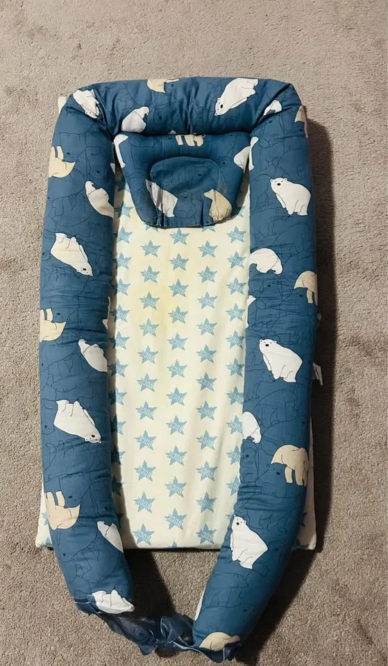 Baby Bed with Storage Bag – Great Condition! image indicator(2)